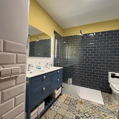 Con Jardin Individual Y Piscina Apartment *