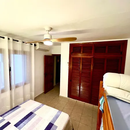Con Jardin Individual Y Piscina شقة *